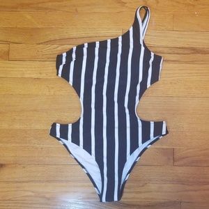 Cupshe black and white stripe swimsuit.